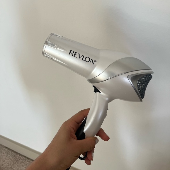 Revlon hair dryer with diffuser - Picture 1 of 2